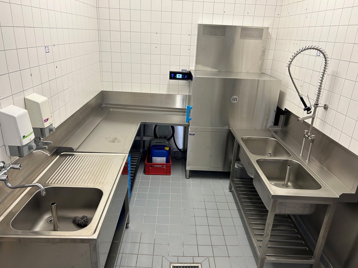 Spültechnik-Installation – Referenzprojekt MM Großküchentechnik in Schwerin und Umgebung (Bild 3)