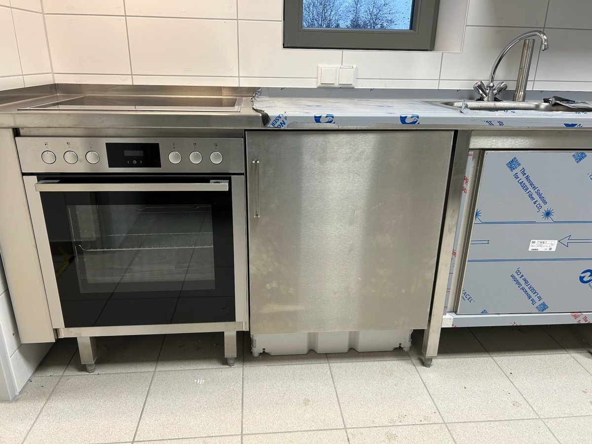 Ausgabetheke aus Edelstahl – Referenzprojekt MM Großküchentechnik in Schwerin und Umgebung (Bild 21)